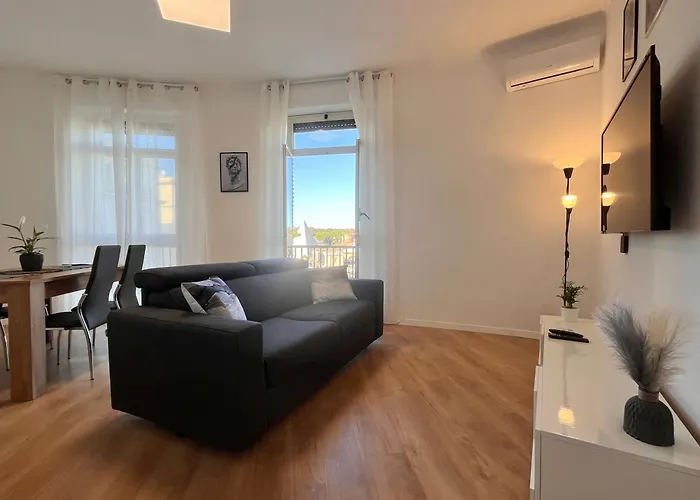 Pyramidhouse - 100mq With View - 2km From The Colosseum Appartamento Roma