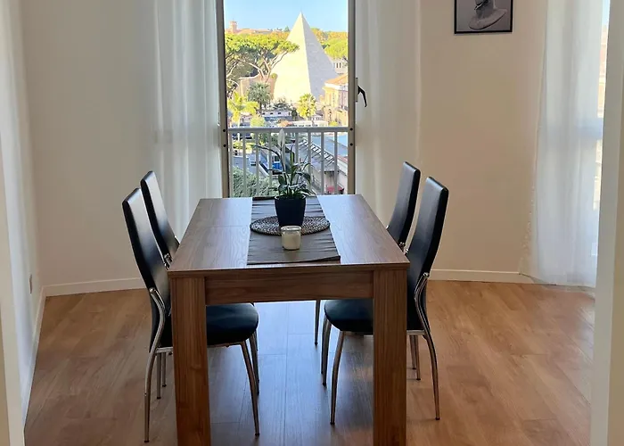 Pyramidhouse - 100mq With View - 2km From The Colosseum Roma