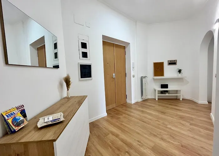 Pyramidhouse - 100mq With View - 2km From The Colosseum Appartamento Roma