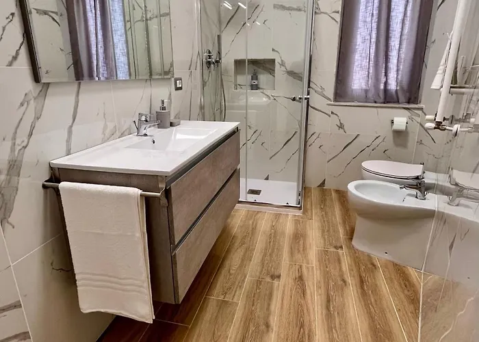 Appartamento Pyramidhouse - 100mq With View - 2km From The Colosseum Roma