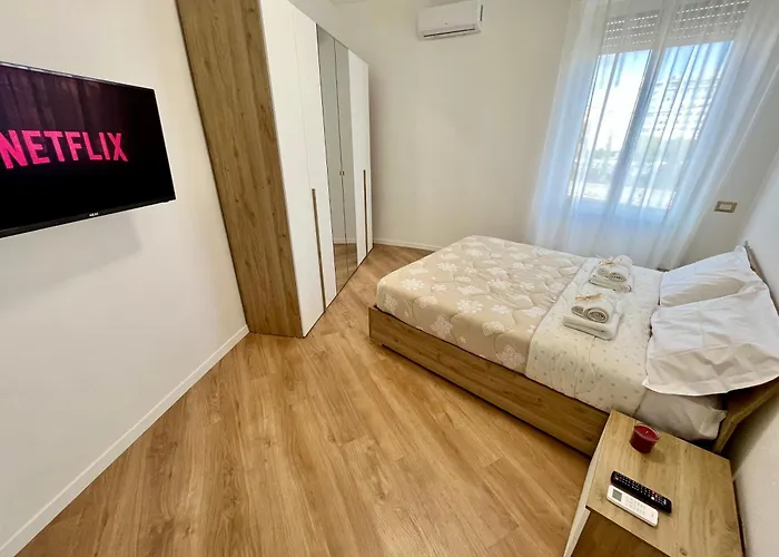 Pyramidhouse - 100mq With View - 2km From The Colosseum Appartamento
